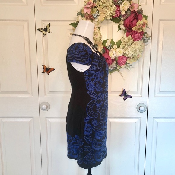 Foxiedox Amazing Embroidered Dress - Picture 5 of 9